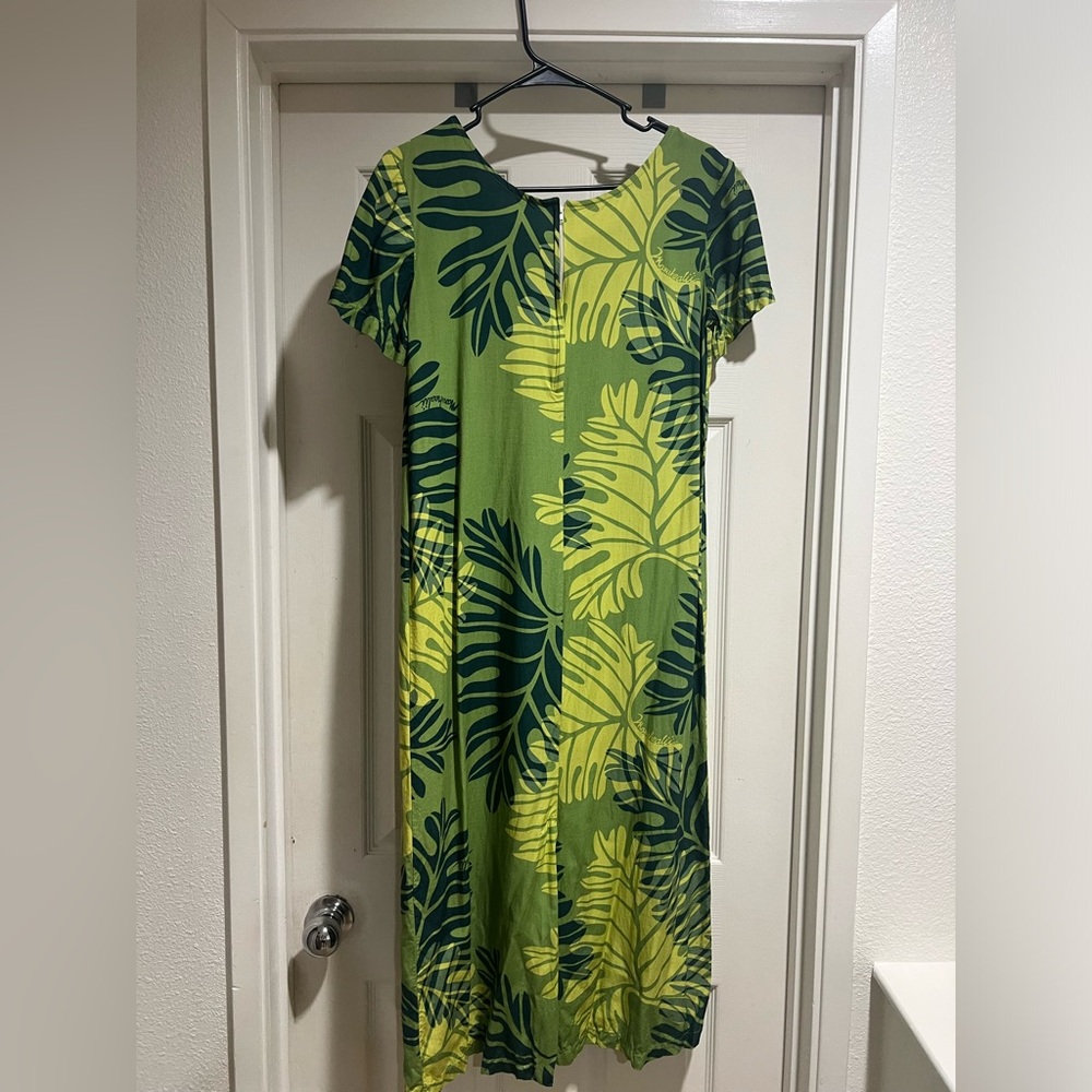 VINTAGE Manuheali’i long dress